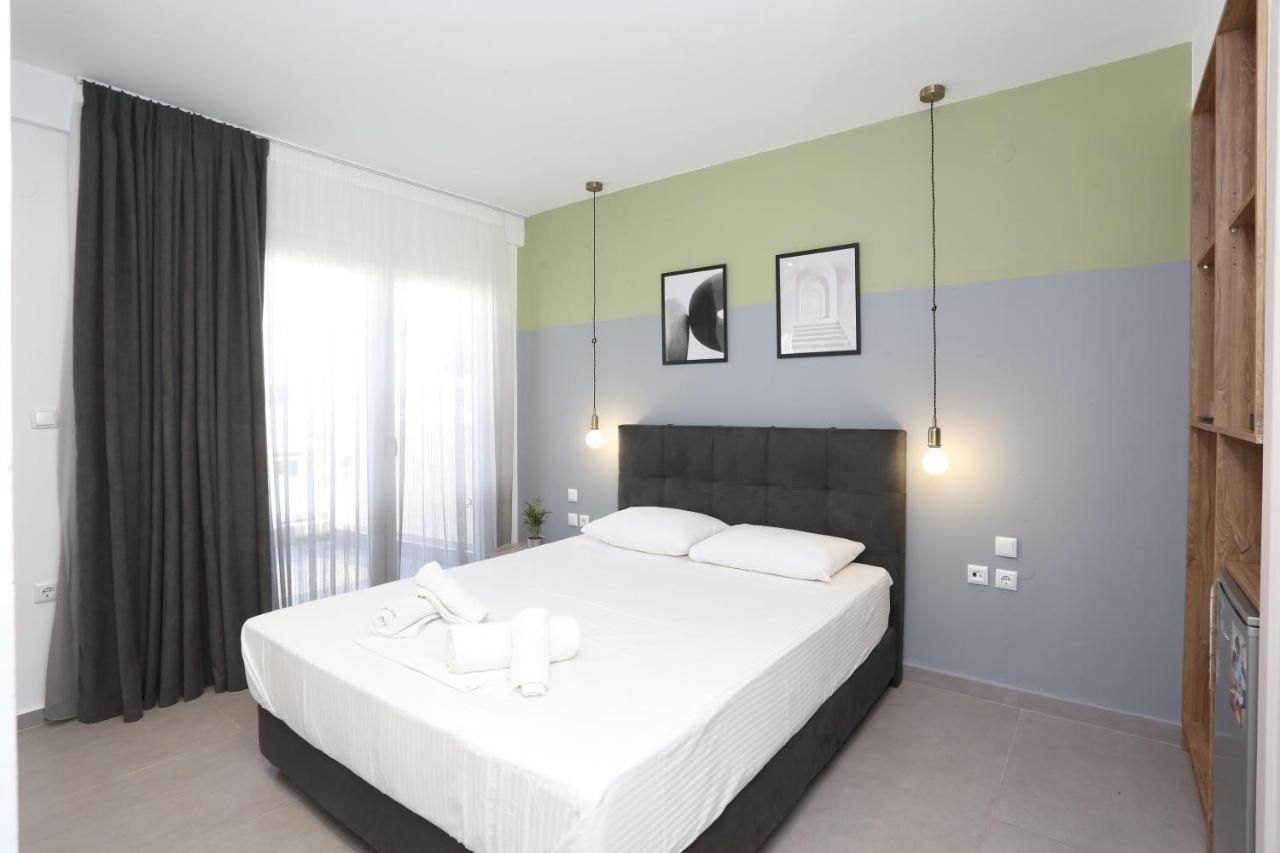 Downtown Seaside Suites Salonicco Esterno foto