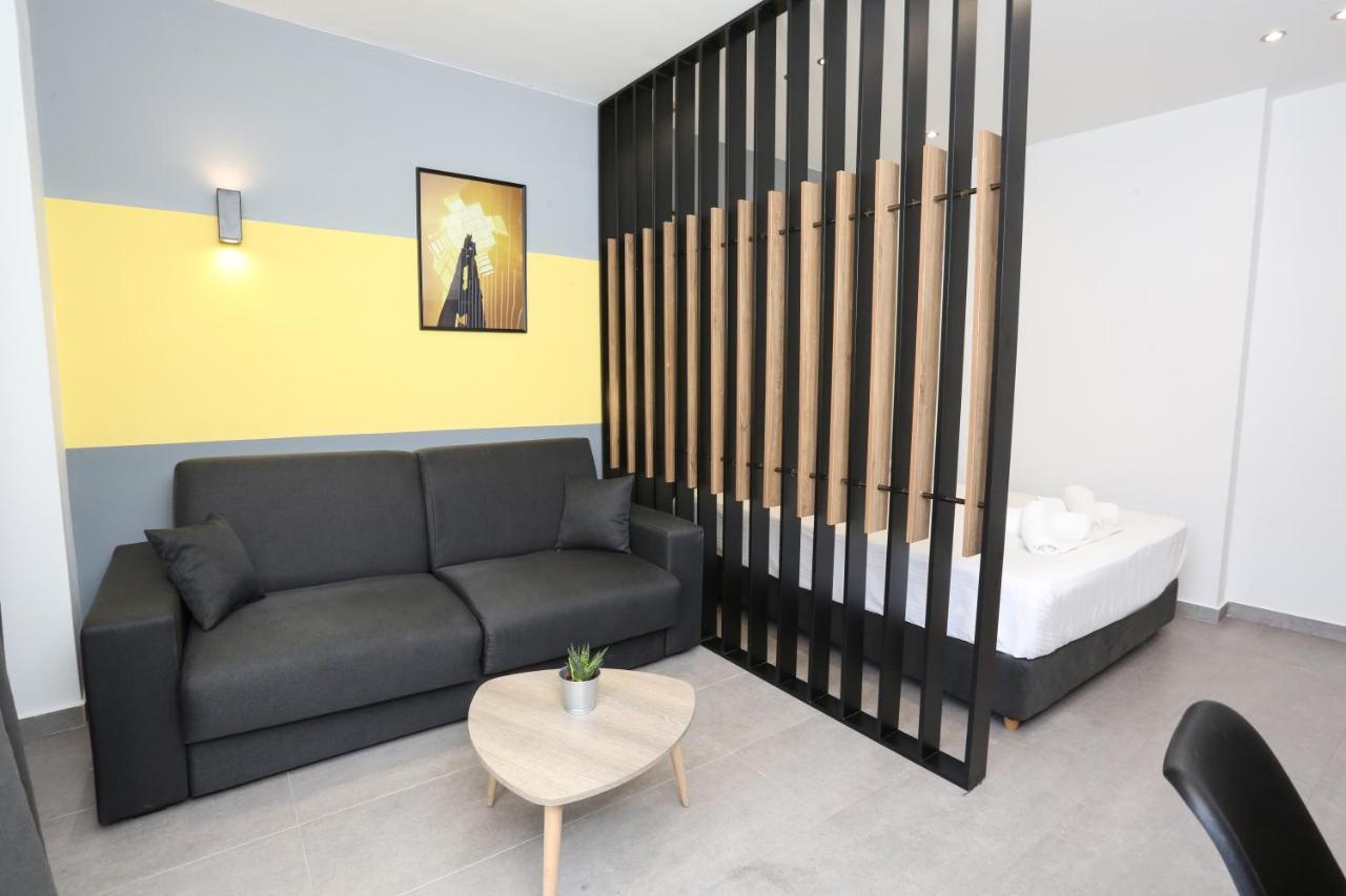 Downtown Seaside Suites Salonicco Esterno foto