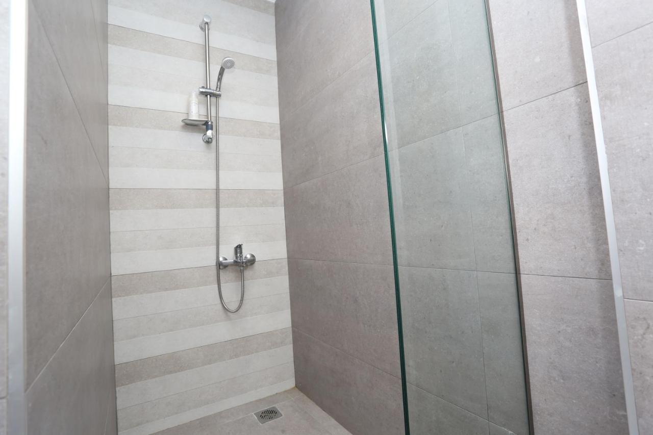 Downtown Seaside Suites Salonicco Esterno foto