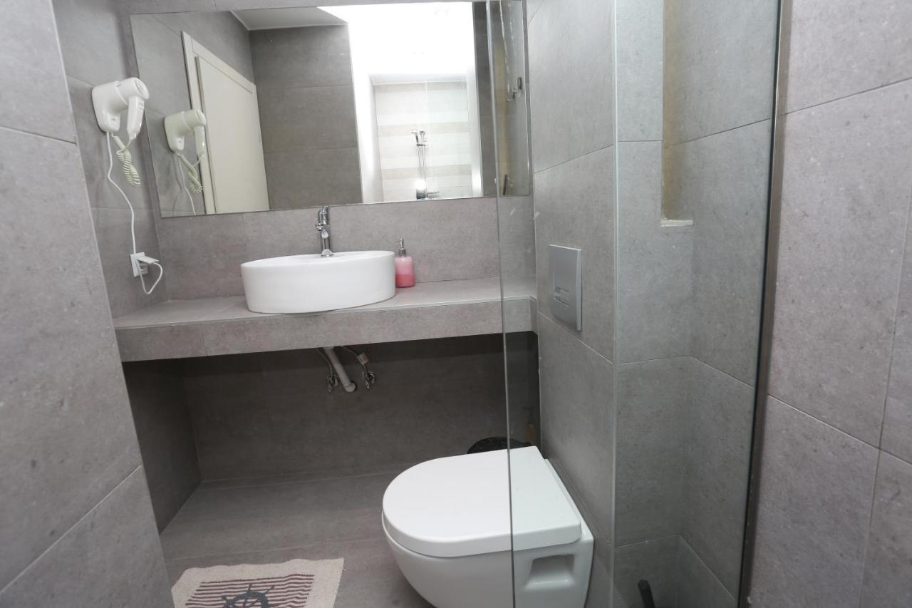 Downtown Seaside Suites Salonicco Esterno foto