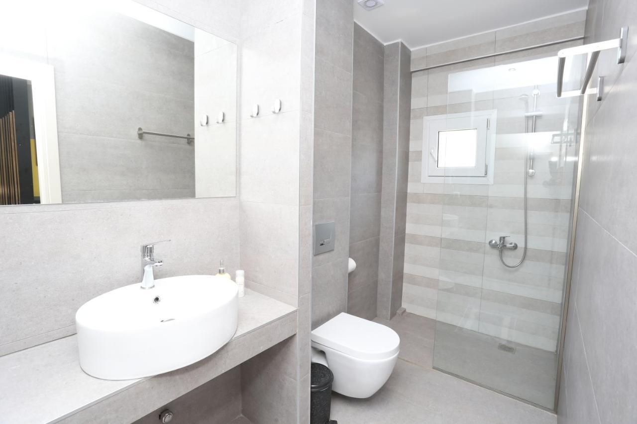 Downtown Seaside Suites Salonicco Esterno foto