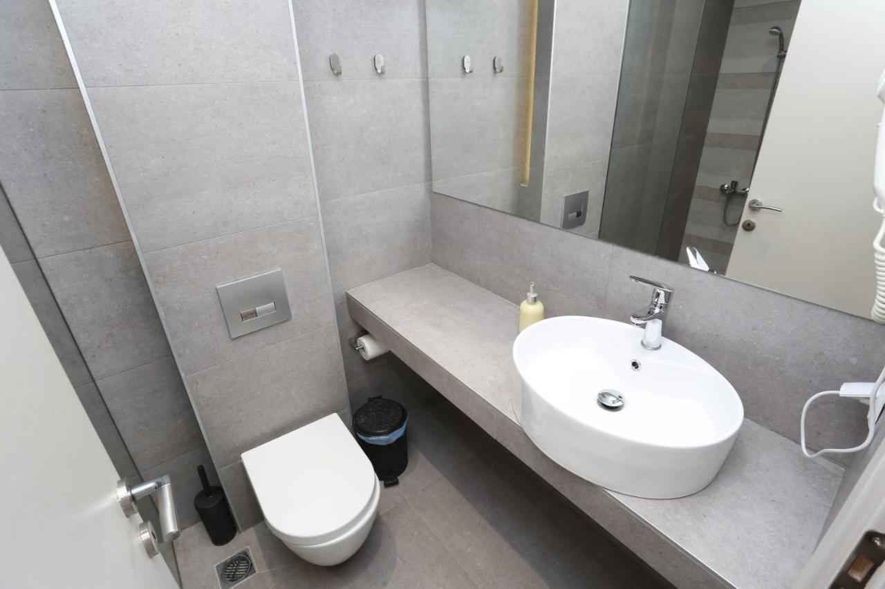 Downtown Seaside Suites Salonicco Esterno foto
