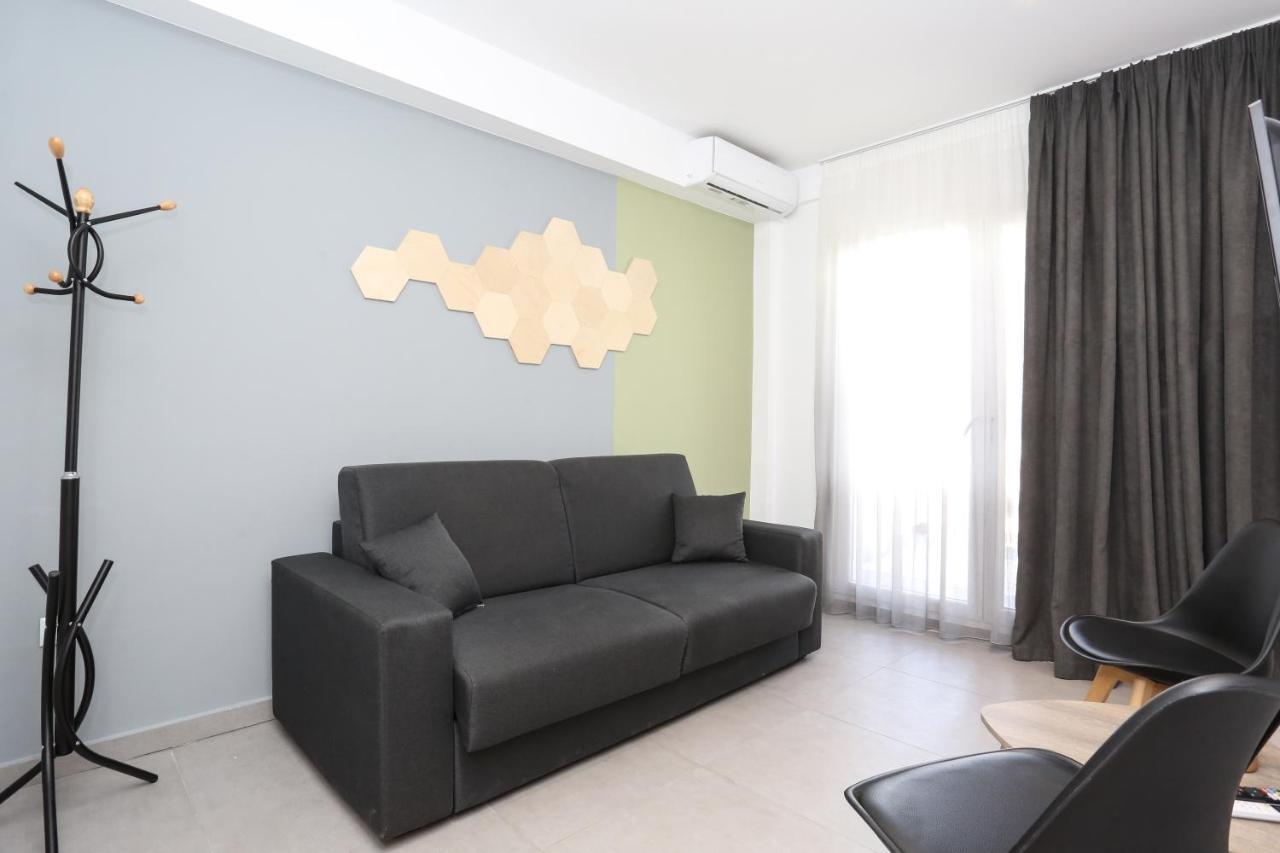 Downtown Seaside Suites Salonicco Esterno foto